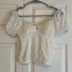 LACE TOP WITH BRA PADS